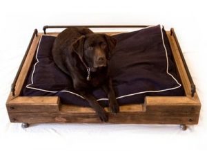 cama para perros con palets