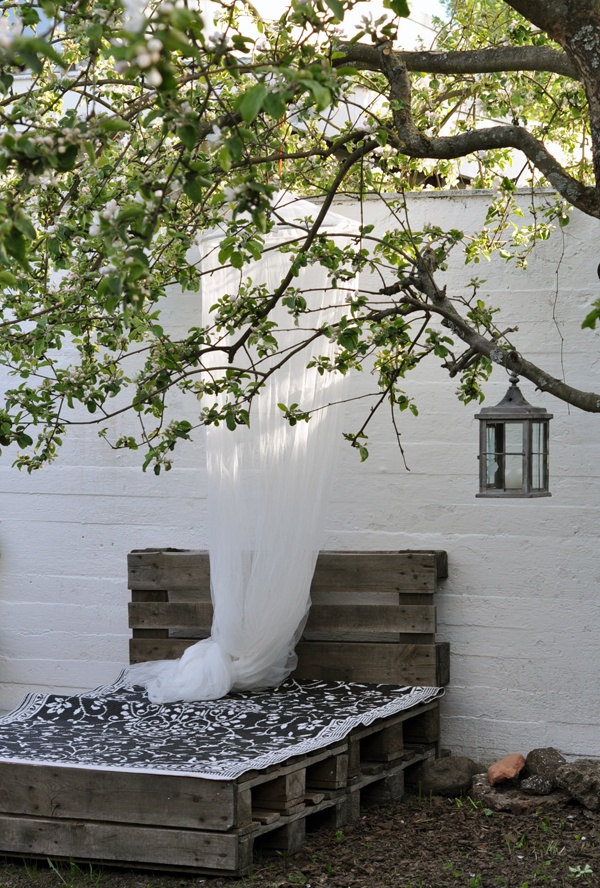 terraza decorada con palets