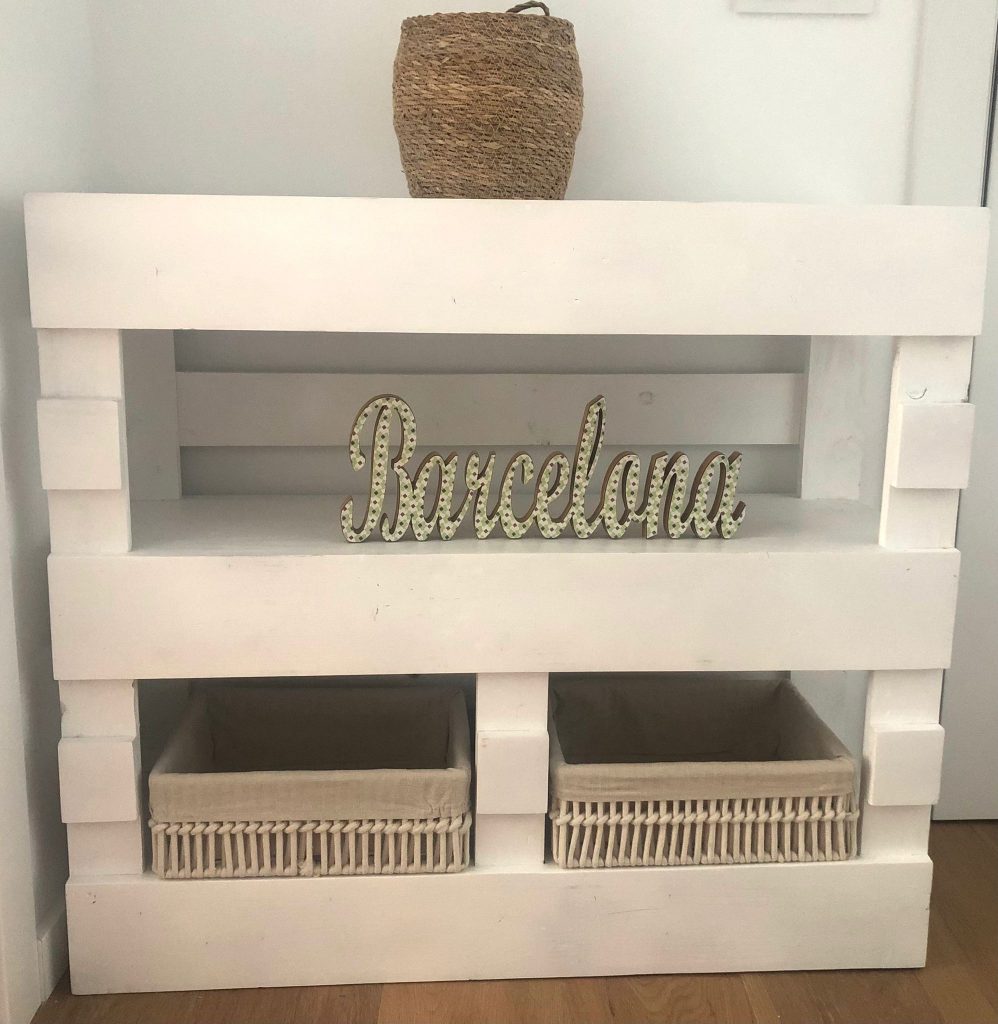 mueble recibidor estrecho