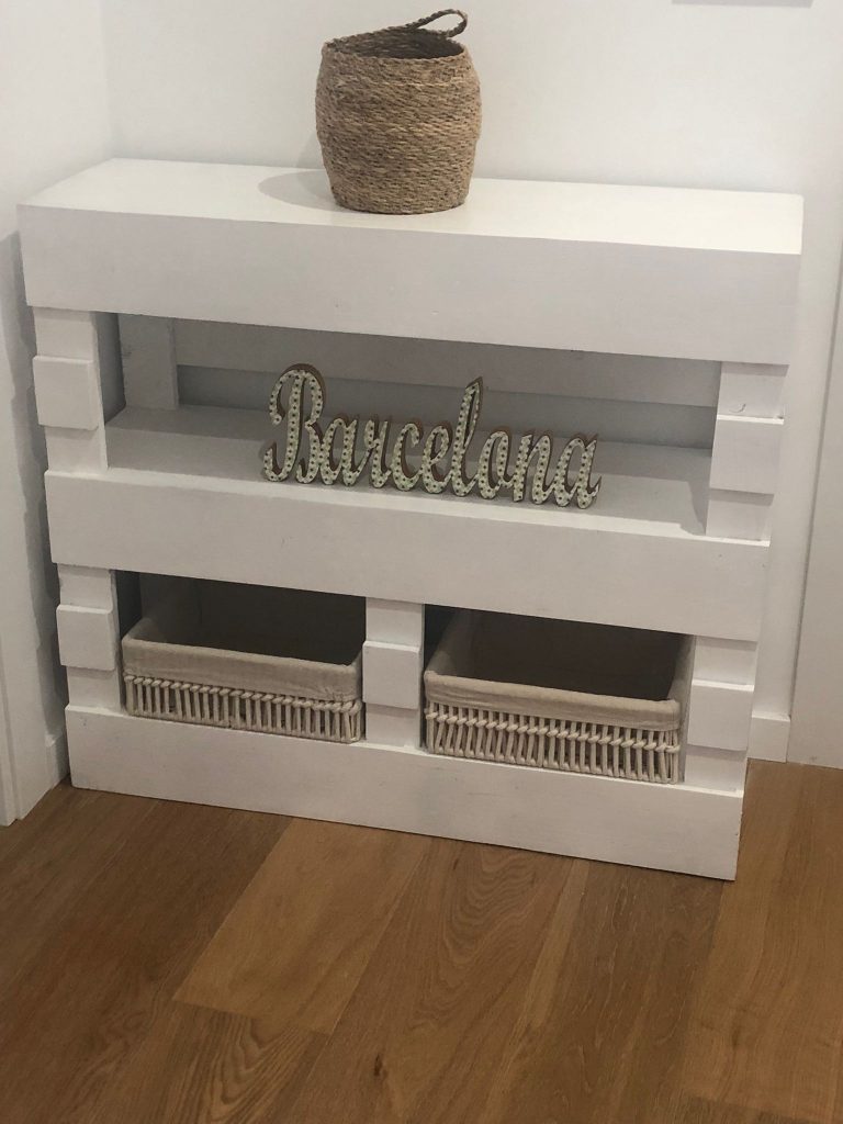 mueble recibidor estrecho